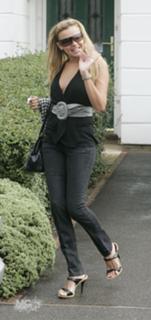 Nadine Coyle feet photo 9