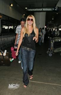 Nadine Coyle feet photo 17