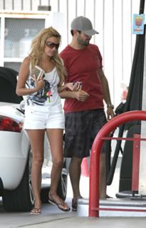 Nadine Coyle feet photo 10