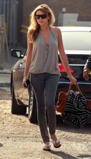 Nadine Coyle feet photo 4