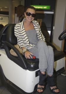Nadine Coyle feet photo 3