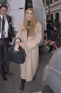 Nadine Coyle feet photo 5