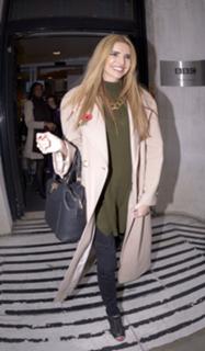 Nadine Coyle feet photo 4