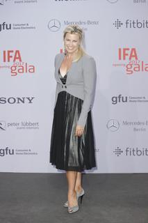 Nadine Krüger feet photo thumbnail