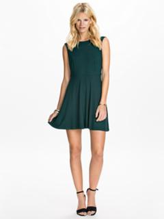 Nadine Leopold feet photo 2