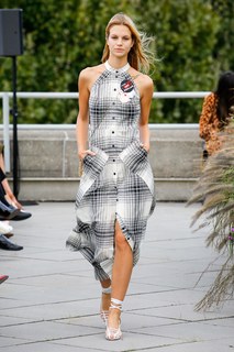 Nadine Leopold feet photo 3