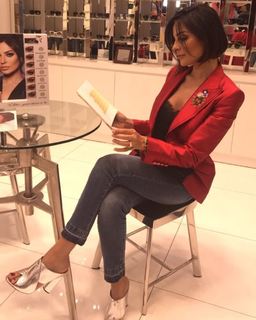 Nadine Nassib Njeim feet photo thumbnail