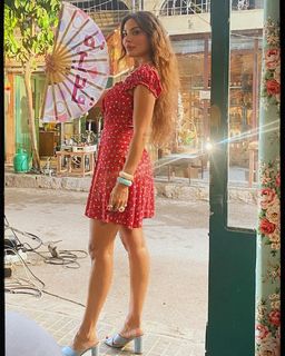 Nadine Nassib Njeim feet photo thumbnail