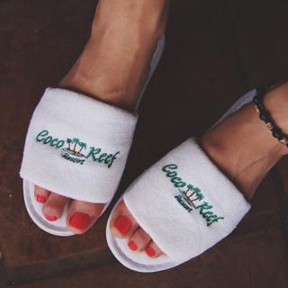 Nadine Sykora feet photo thumbnail
