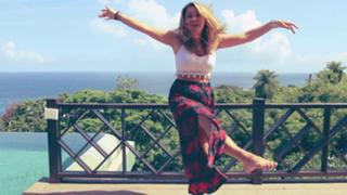 Nadine Sykora feet photo thumbnail