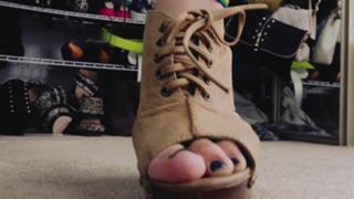 Nadine Sykora feet photo thumbnail