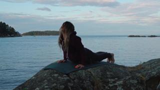 Nadine Sykora feet photo thumbnail