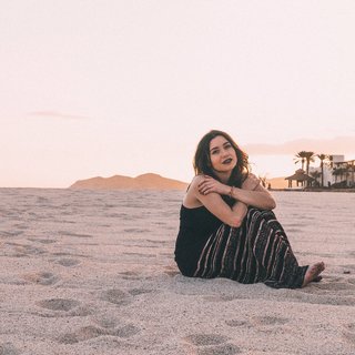 Nadine Sykora feet photo thumbnail