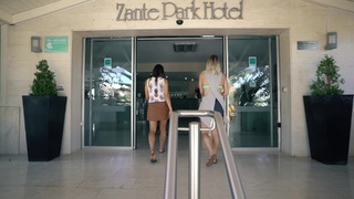 Nadine Sykora feet photo thumbnail
