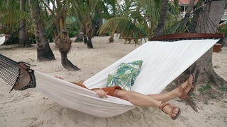 Nadine Sykora feet photo thumbnail