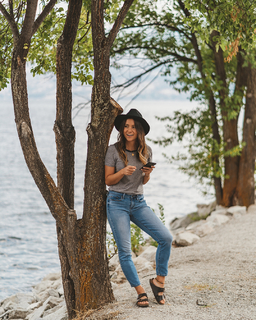 Nadine Sykora feet photo thumbnail