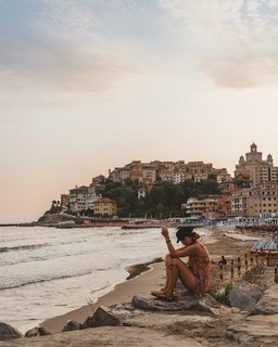 Nadine Sykora feet photo thumbnail