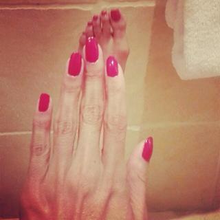 Nadine Velazquez feet photo thumbnail
