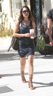 Nadine Velazquez feet photo thumbnail