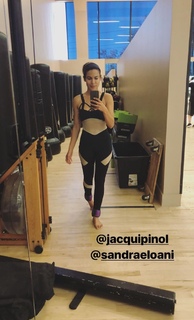 Nadine Velazquez feet photo thumbnail