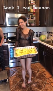 Nadine Velazquez feet photo thumbnail