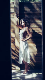 Nadine Velazquez feet photo thumbnail