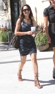 Nadine Velazquez feet photo thumbnail