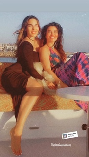 Nadine Velazquez feet photo thumbnail