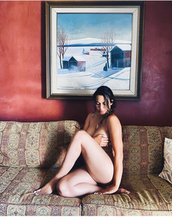 Nadine Velazquez feet photo thumbnail