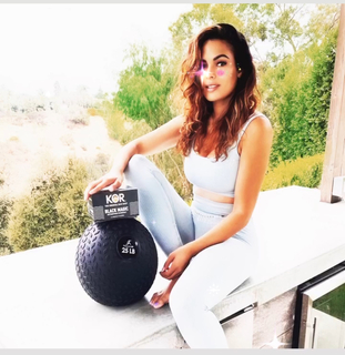 Nadine Velazquez feet photo thumbnail