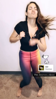 Nadine Velazquez feet photo thumbnail