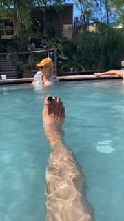 Nadine Velazquez feet photo thumbnail
