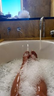 Nadine Velazquez feet photo thumbnail