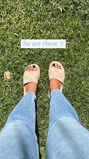 Nadine Velazquez feet photo thumbnail
