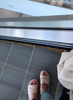 Nadine Velazquez feet photo thumbnail