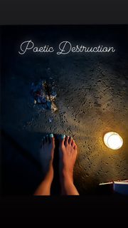Nadine Velazquez feet photo thumbnail