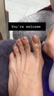 Nadine Velazquez feet photo thumbnail