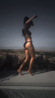 Nadine Velazquez feet photo thumbnail