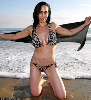 Nadya Suleman feet photo 11