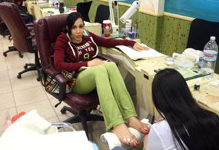 Nadya Suleman feet photo 8