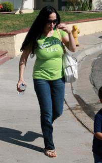 Nadya Suleman feet photo 20