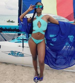 Nafessa Williams feet photo thumbnail