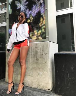 Nafessa Williams feet photo thumbnail