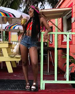 Nafessa Williams feet photo thumbnail