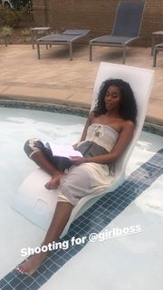 Nafessa Williams feet photo thumbnail