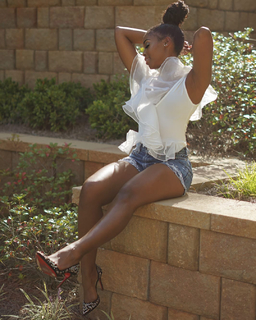 Nafessa Williams feet photo thumbnail