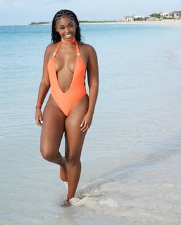 Nafessa Williams feet photo thumbnail