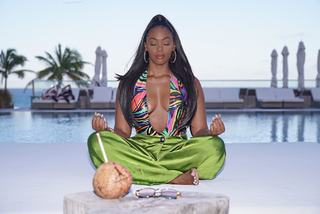 Nafessa Williams feet photo thumbnail