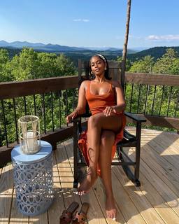 Nafessa Williams feet photo thumbnail