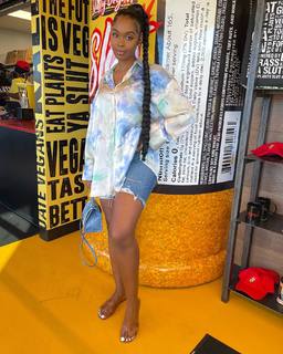 Nafessa Williams feet photo thumbnail